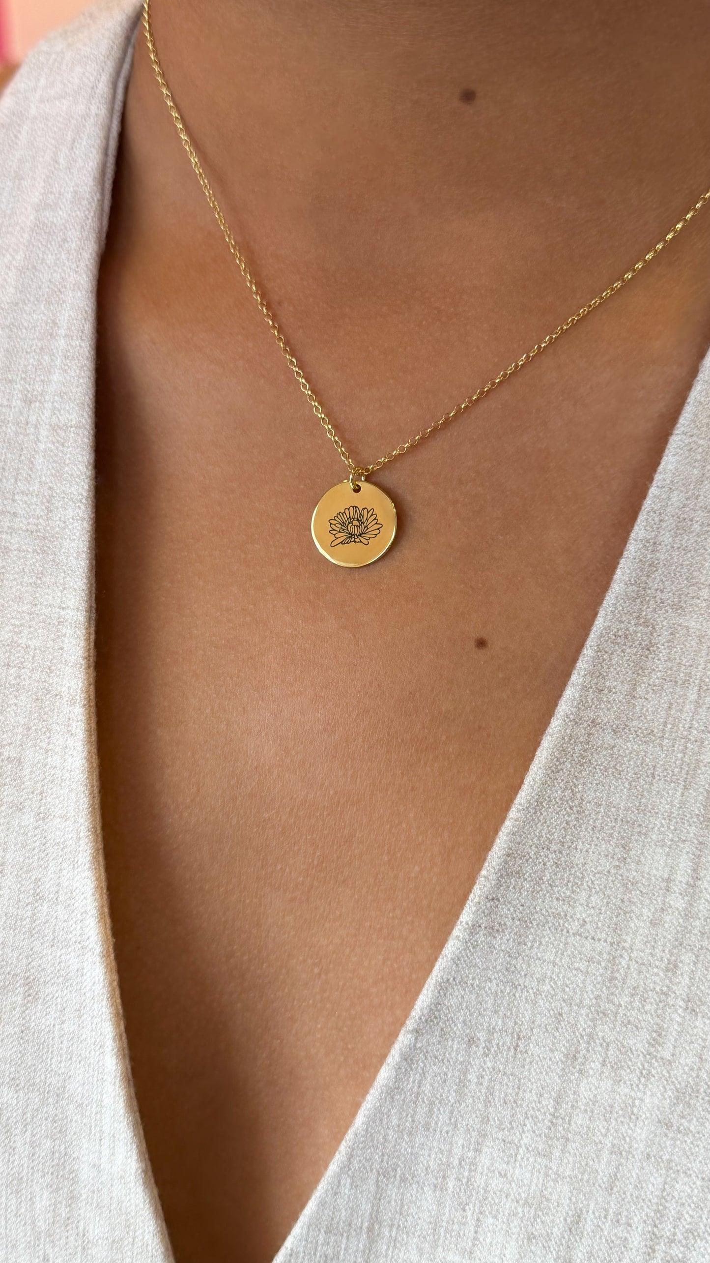 Nov Birth Month Flower Necklace - Chrysanthemum