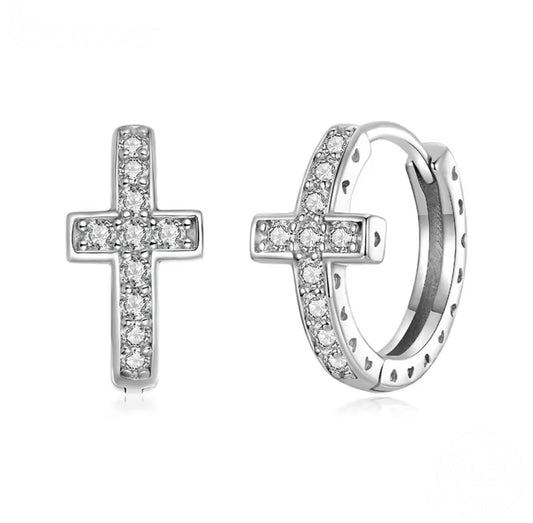 Zella Moissanite Huggies