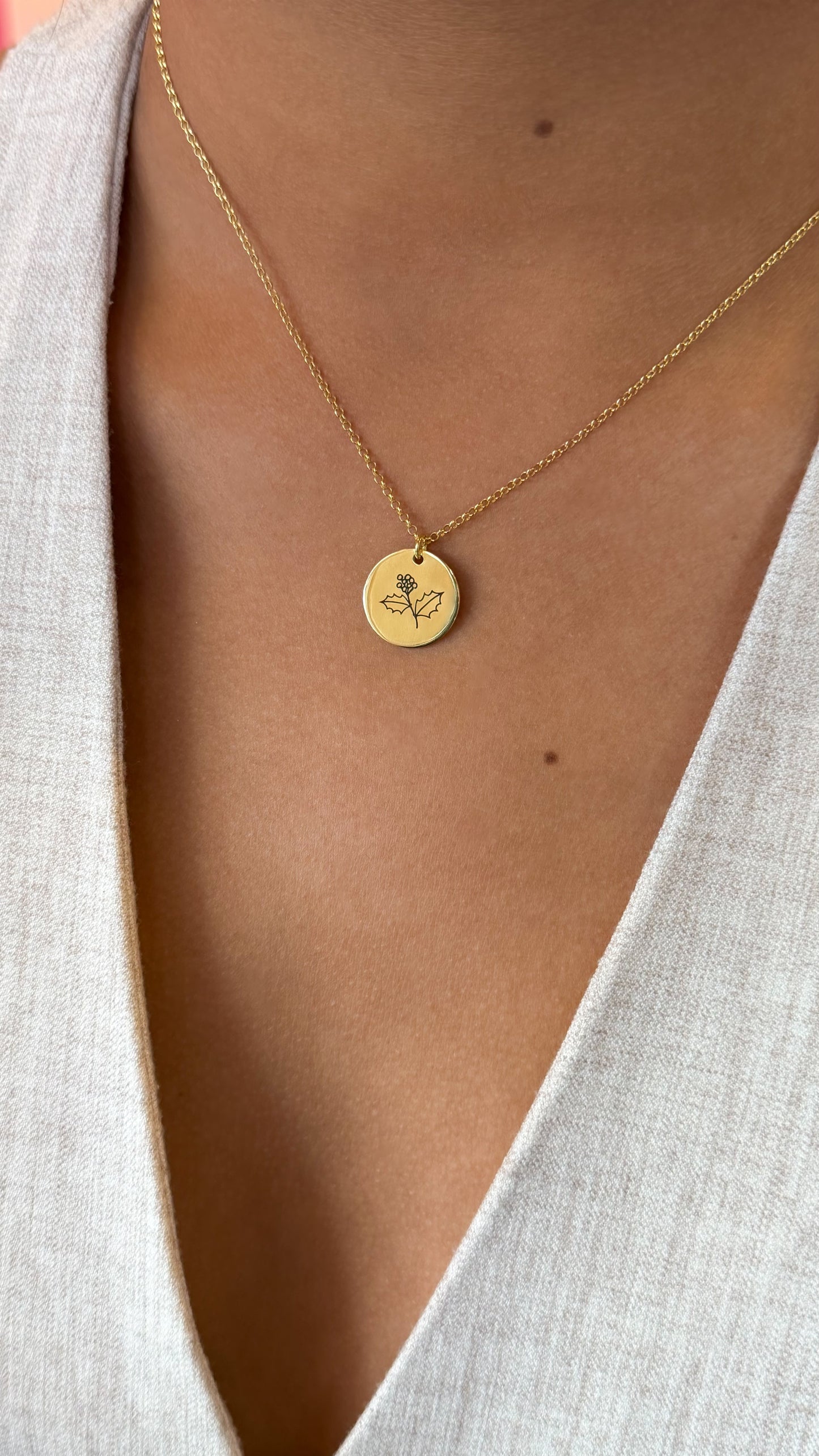 Dec Birth Month Flower Necklace - Holly