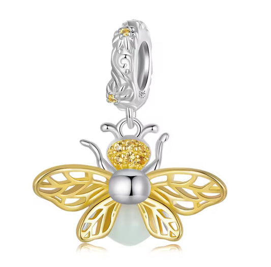 Queen B Charm