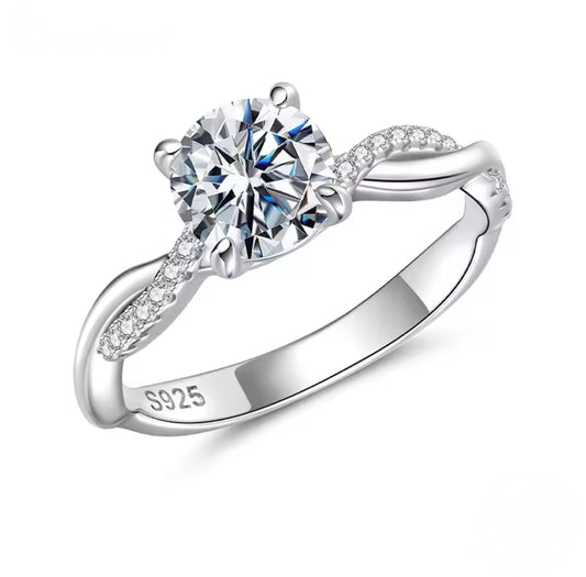 Amaia 1ct Moissanite Ring