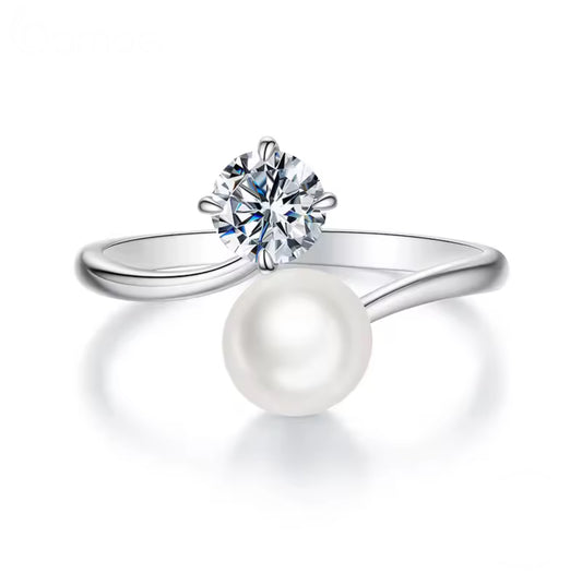 Danique 0.5ct Moissanite Ring