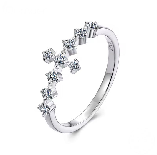 Elias Moissanite Ring