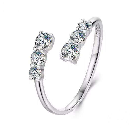 Florentino Moissanite Ring