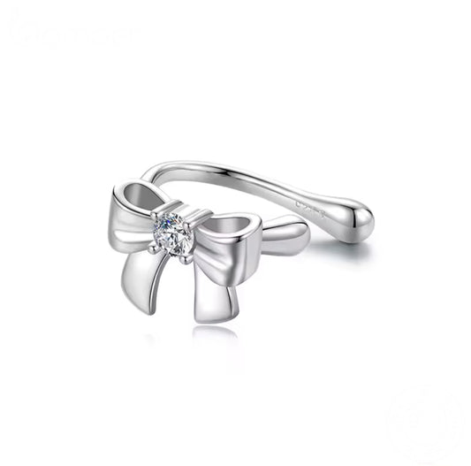 Marianne Moissanite Ear Cuff