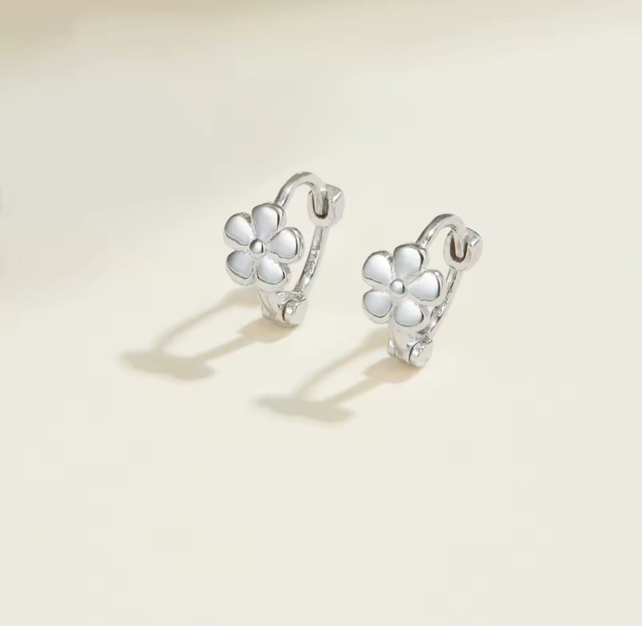 Molly Flower Huggies