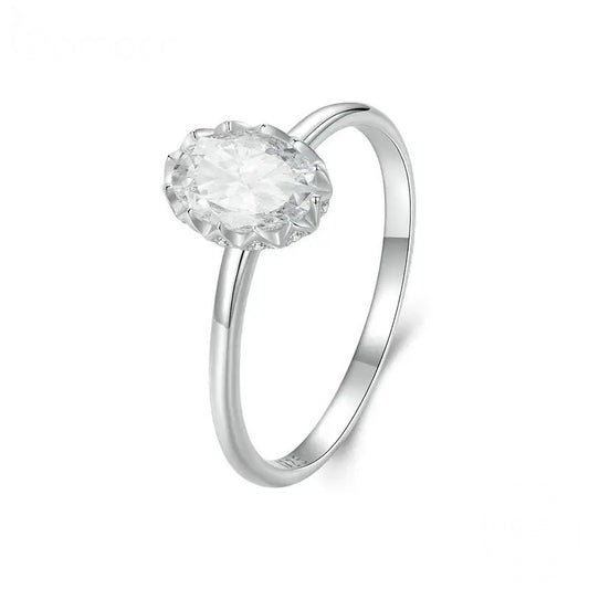 Violeta Moissanite Ring