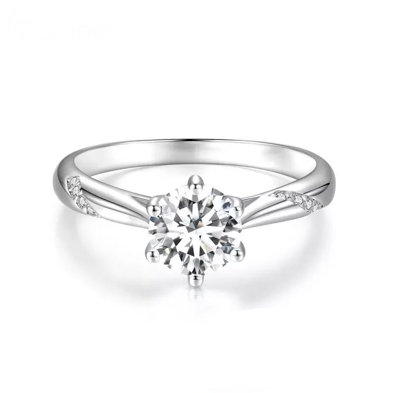 Mencia Moissanite Ring